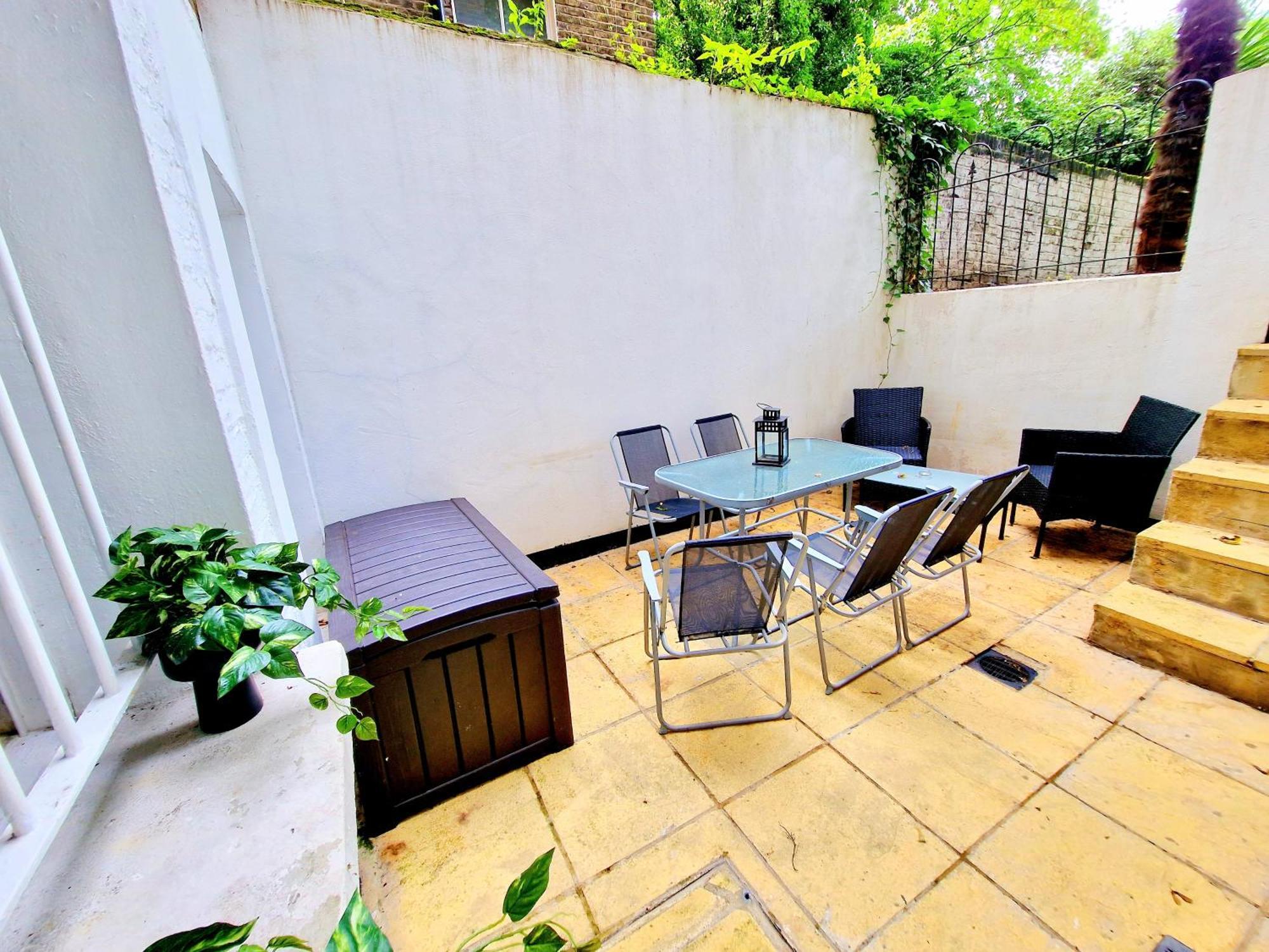 Spacious & Cosy 2 Bedroom Home Plus 2 Sofa-Beds With Private Entrance And Back Patio, 3 Min Walk To Earl'S Court Station London Luaran gambar