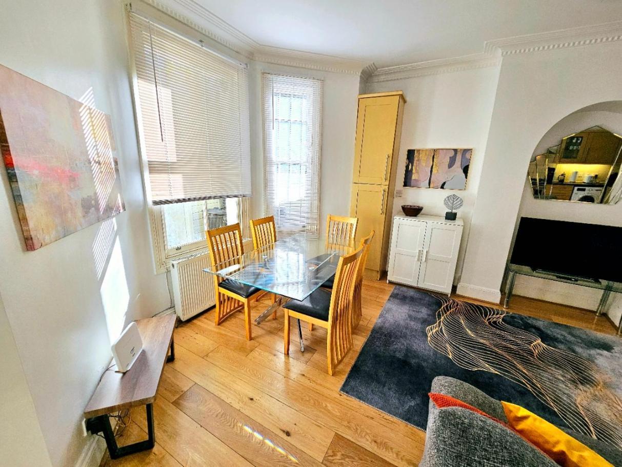 Spacious & Cosy 2 Bedroom Home Plus 2 Sofa-Beds With Private Entrance And Back Patio, 3 Min Walk To Earl'S Court Station London Luaran gambar