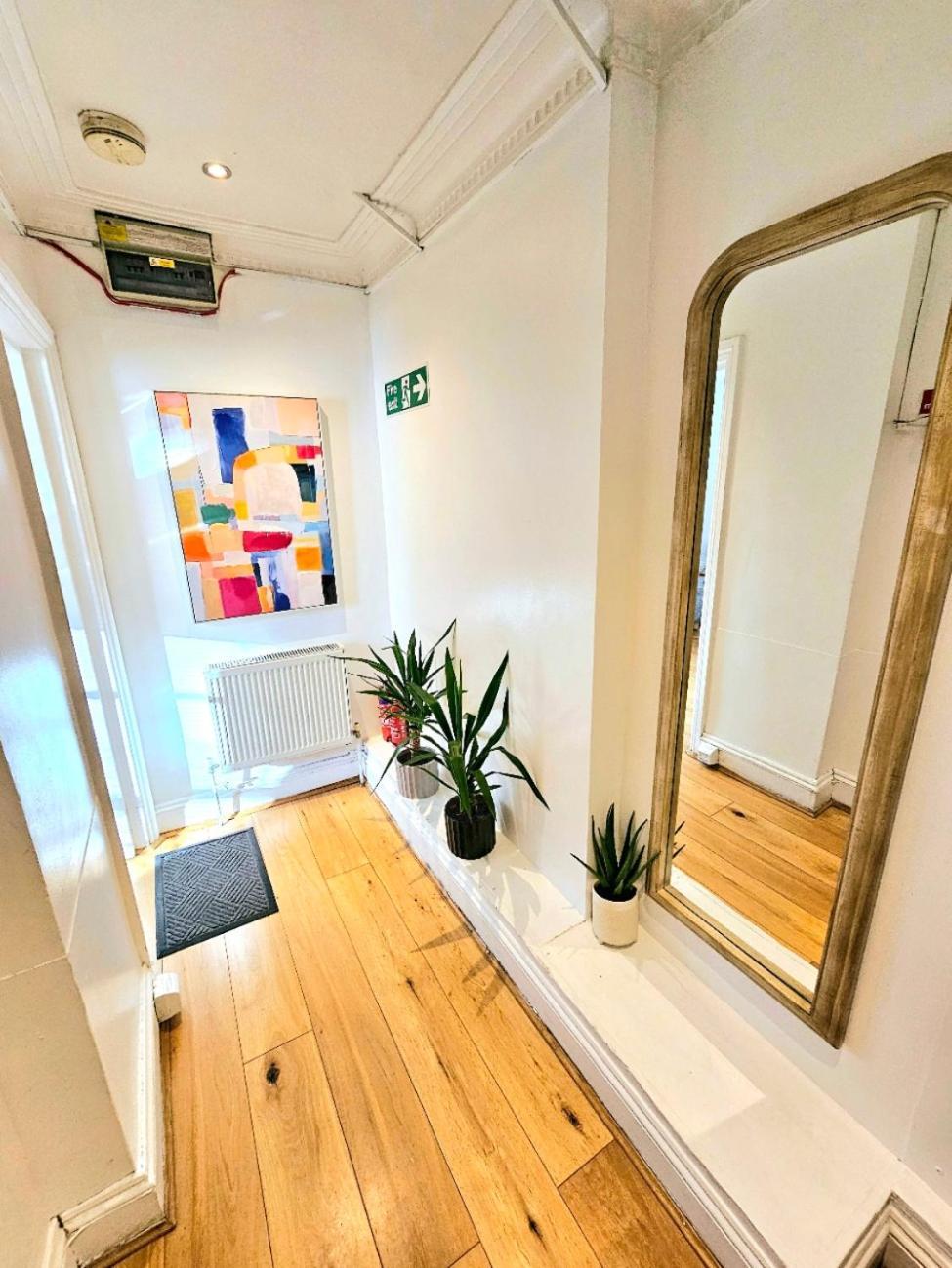 Spacious & Cosy 2 Bedroom Home Plus 2 Sofa-Beds With Private Entrance And Back Patio, 3 Min Walk To Earl'S Court Station London Luaran gambar