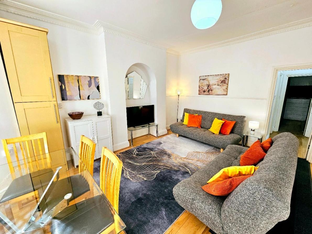 Spacious & Cosy 2 Bedroom Home Plus 2 Sofa-Beds With Private Entrance And Back Patio, 3 Min Walk To Earl'S Court Station London Luaran gambar