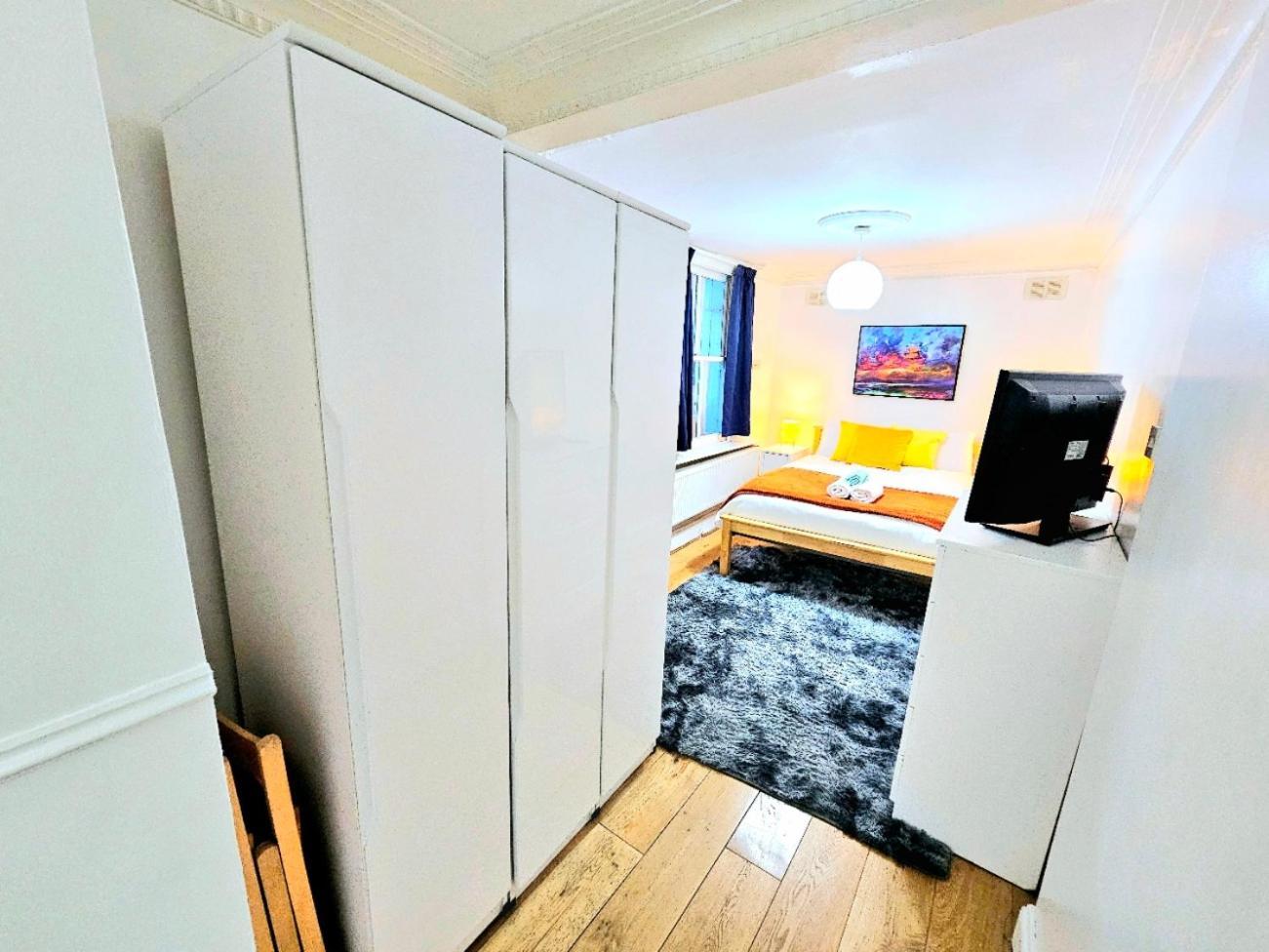 Spacious & Cosy 2 Bedroom Home Plus 2 Sofa-Beds With Private Entrance And Back Patio, 3 Min Walk To Earl'S Court Station London Luaran gambar