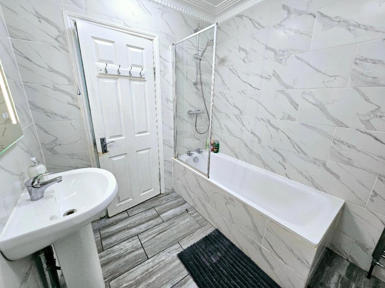 Spacious & Cosy 2 Bedroom Home Plus 2 Sofa-Beds With Private Entrance And Back Patio, 3 Min Walk To Earl'S Court Station London Luaran gambar