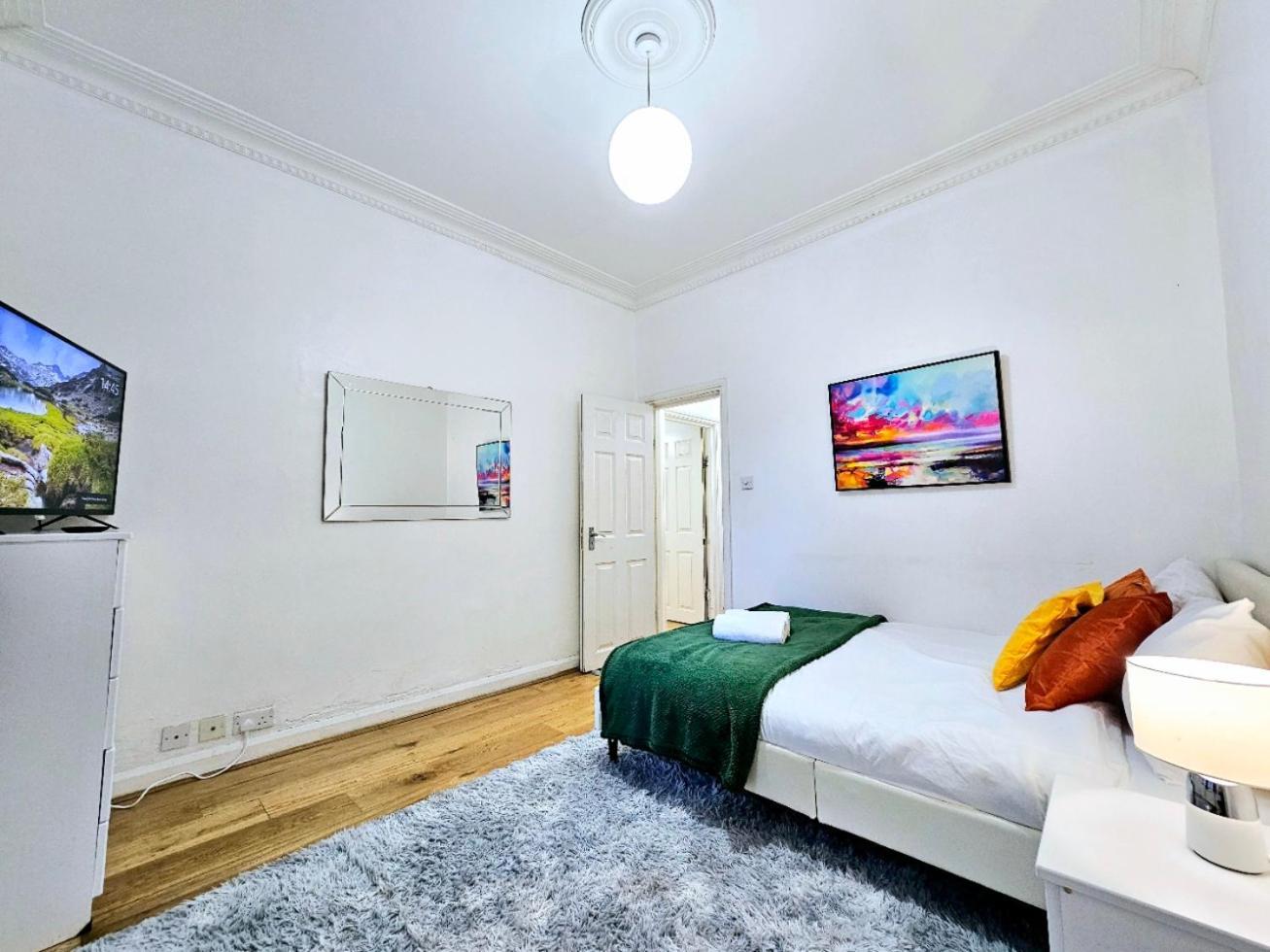 Spacious & Cosy 2 Bedroom Home Plus 2 Sofa-Beds With Private Entrance And Back Patio, 3 Min Walk To Earl'S Court Station London Luaran gambar
